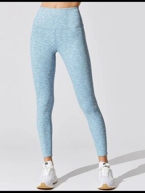 Carbon 38 Glacier Blue Leopard Ribbed Leggings